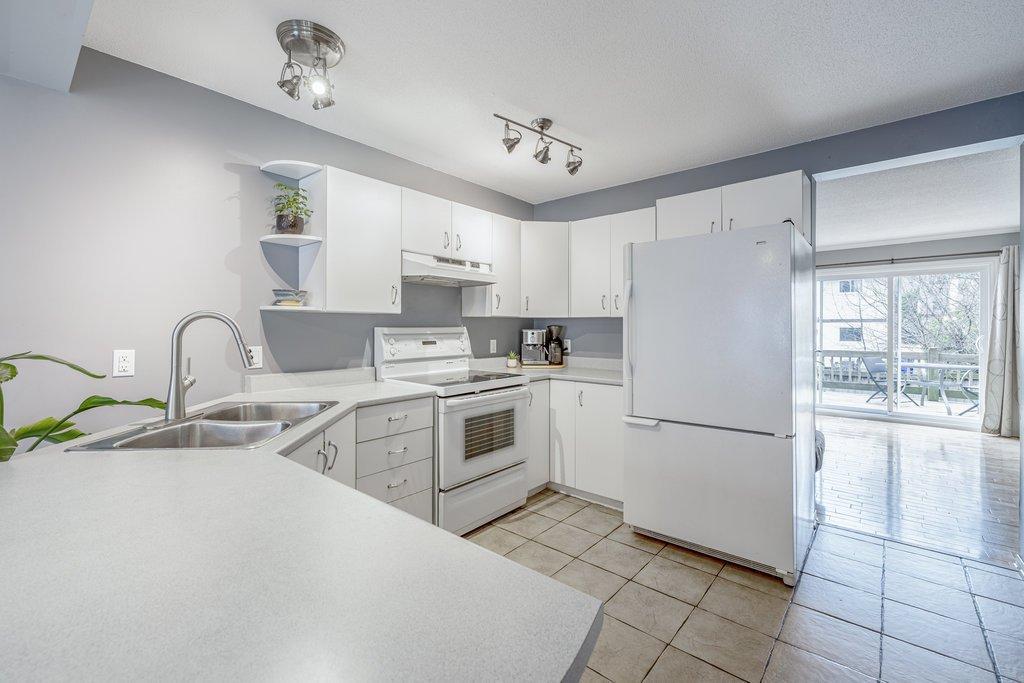 









12


Rue du Gisement

,
Gatineau (Hull),




QC
J8Z3K1

