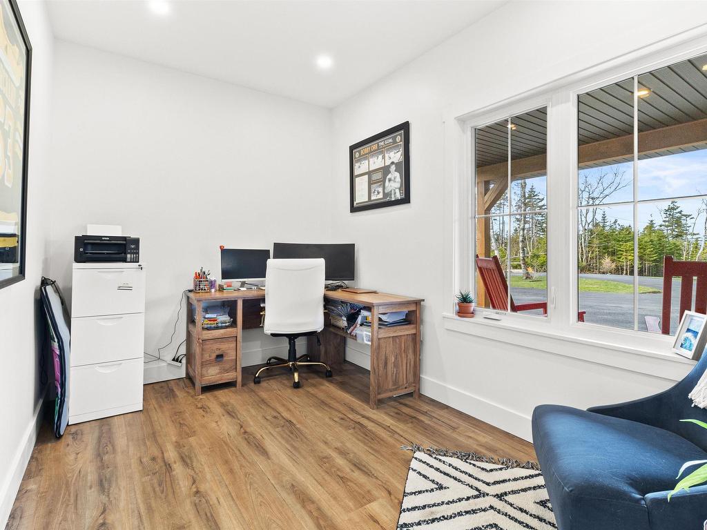 












9279 Peggys Cove Road

,
Hackett's Cove,




NS
B3Z 3M9

