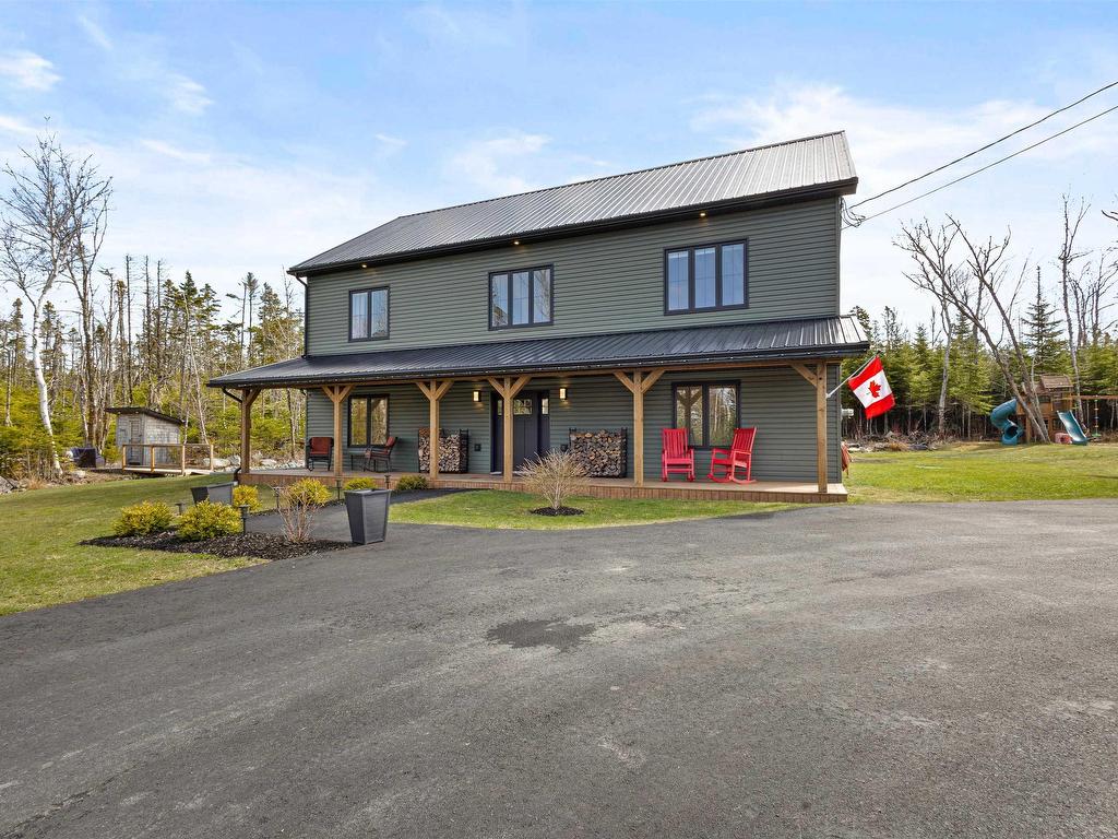 












9279 Peggys Cove Road

,
Hackett's Cove,




NS
B3Z 3M9


