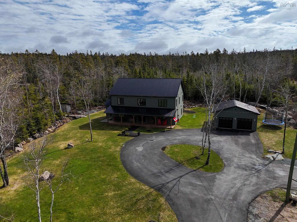












9279 Peggys Cove Road

,
Hackett's Cove,




NS
B3Z 3M9

