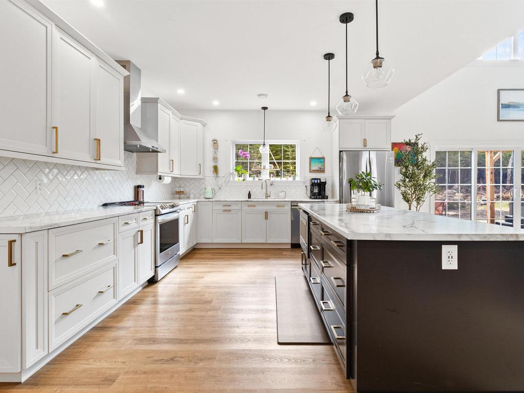 












9279 Peggys Cove Road

,
Hackett's Cove,




NS
B3Z 3M9

