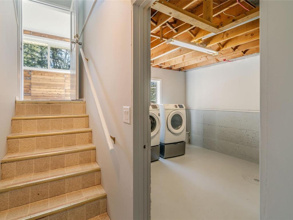 









1121


Harewood Mines

Rd,
Nanaimo,




BC
V9R 5W9

