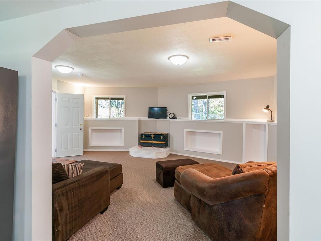 









1121


Harewood Mines

Rd,
Nanaimo,




BC
V9R 5W9

