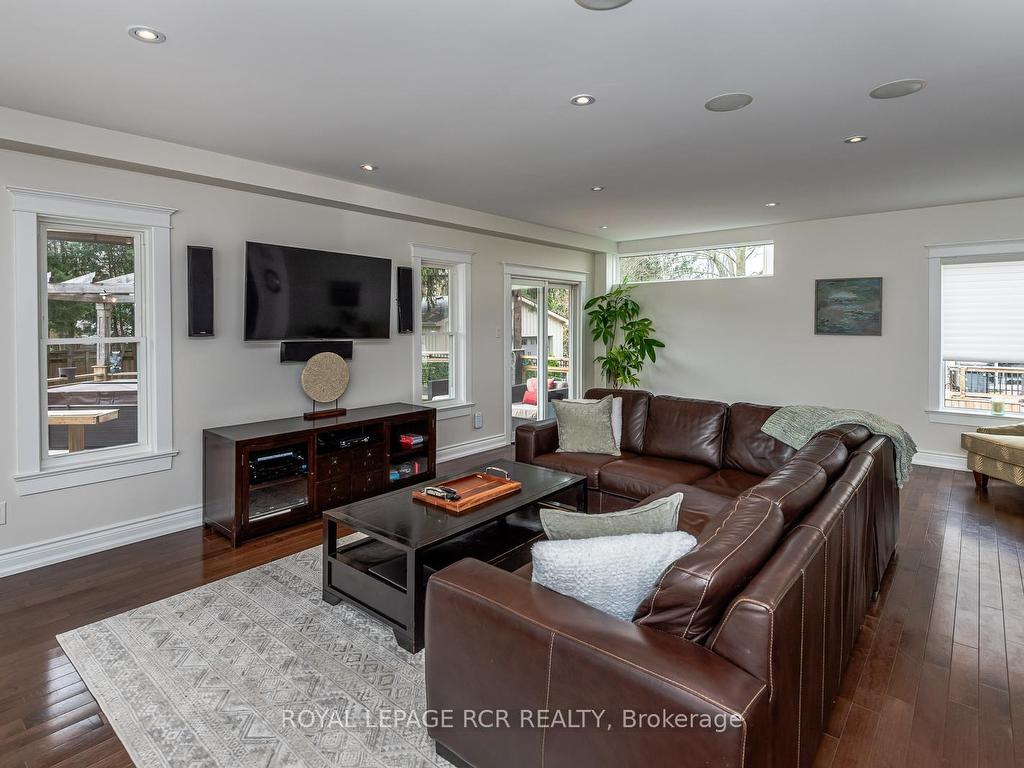 









53


Metcalfe

Street,
Aurora,




ON
L4G 1E5

