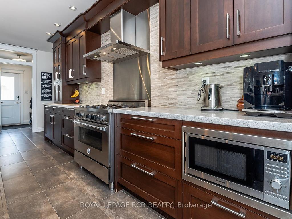 









53


Metcalfe

Street,
Aurora,




ON
L4G 1E5

