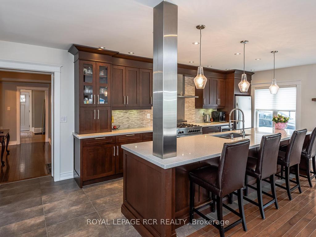 









53


Metcalfe

Street,
Aurora,




ON
L4G 1E5

