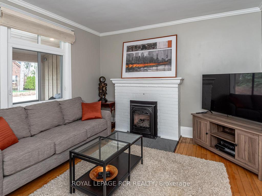 









53


Metcalfe

Street,
Aurora,




ON
L4G 1E5

