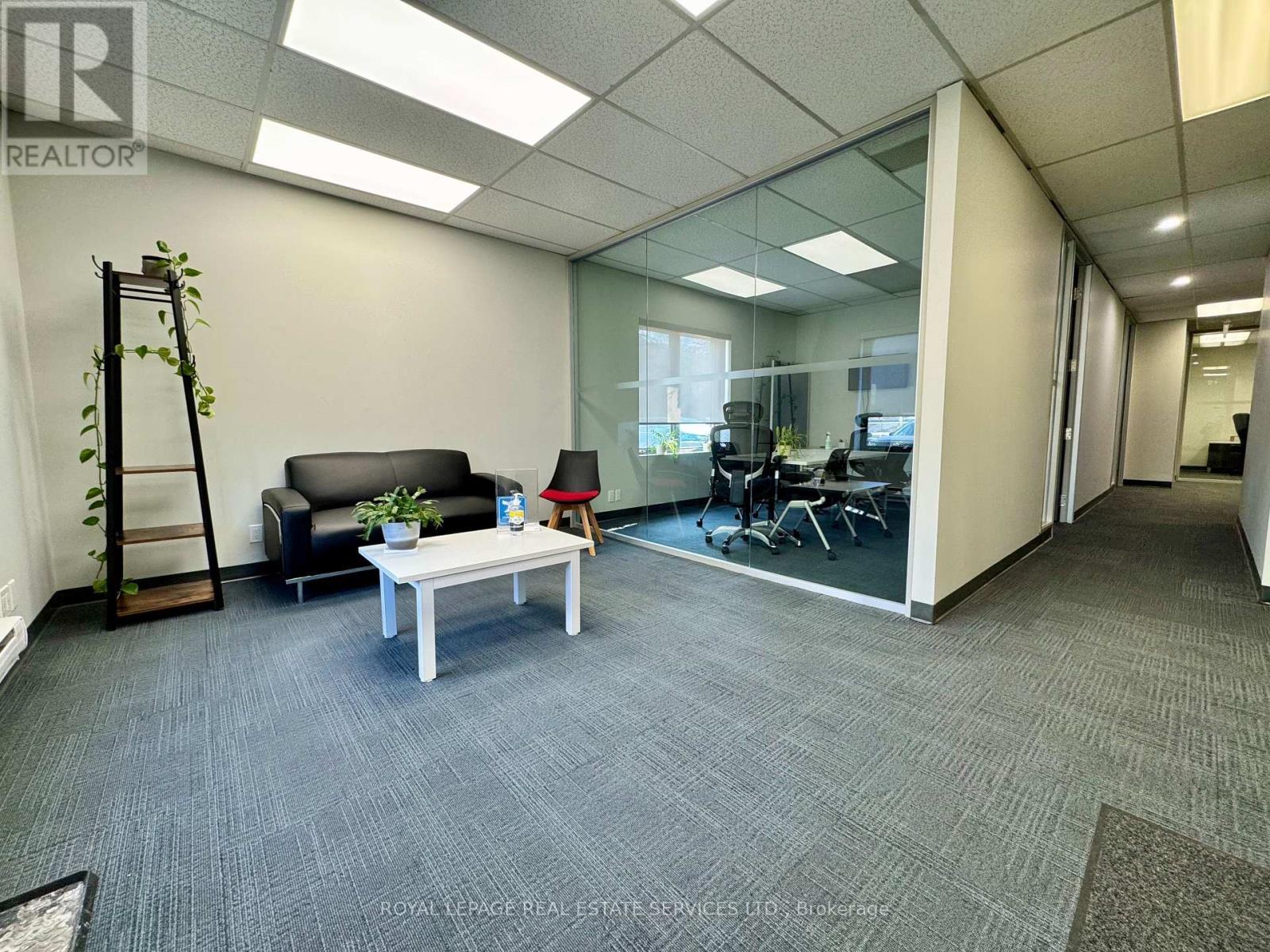 












105 - 5401 EGLINTON AVENUE W

,
Toronto,




Ontario
M9C5K6

