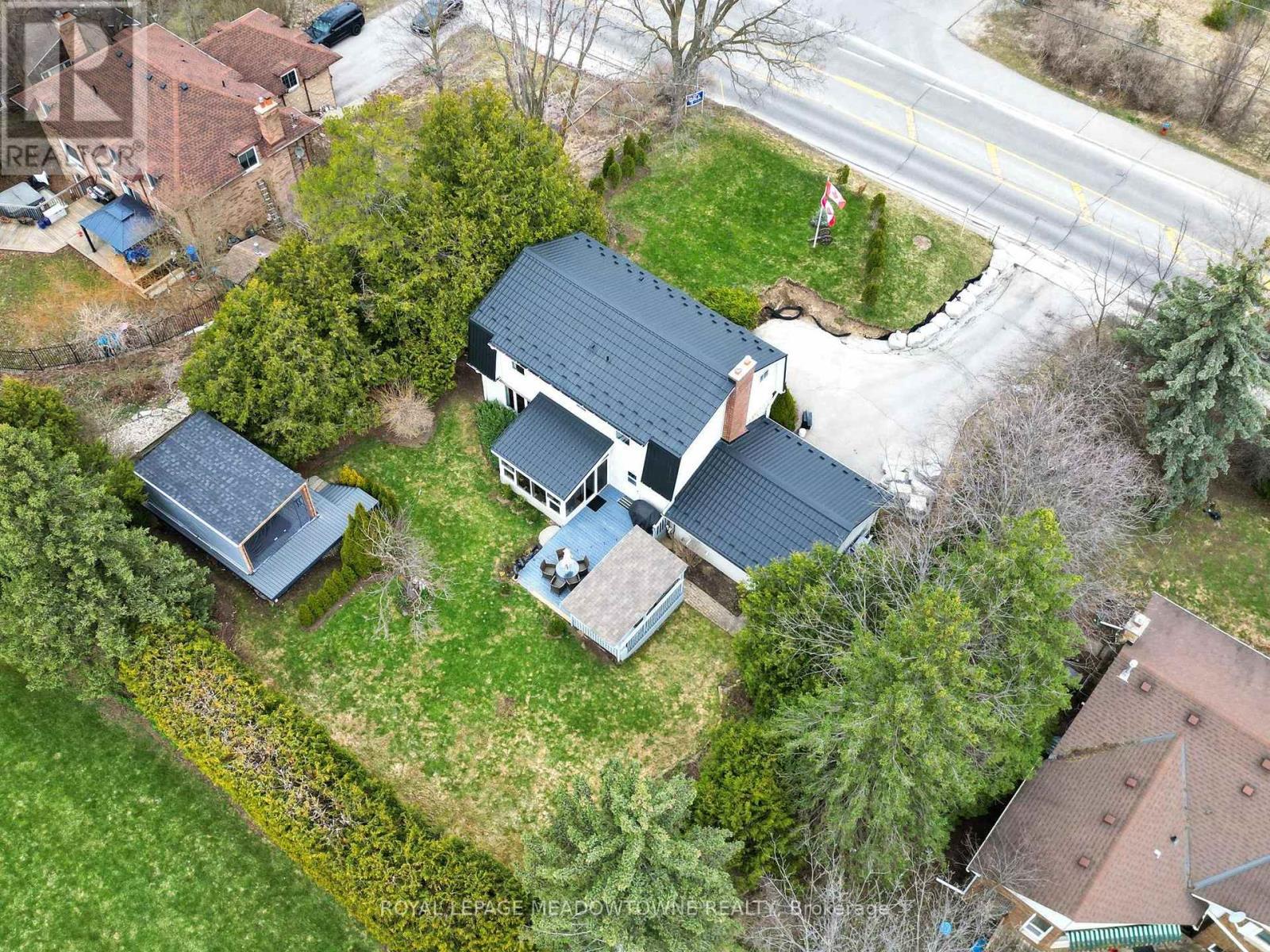 












190 MAIN STREET S

,
Halton Hills,




Ontario
L7G3E9

