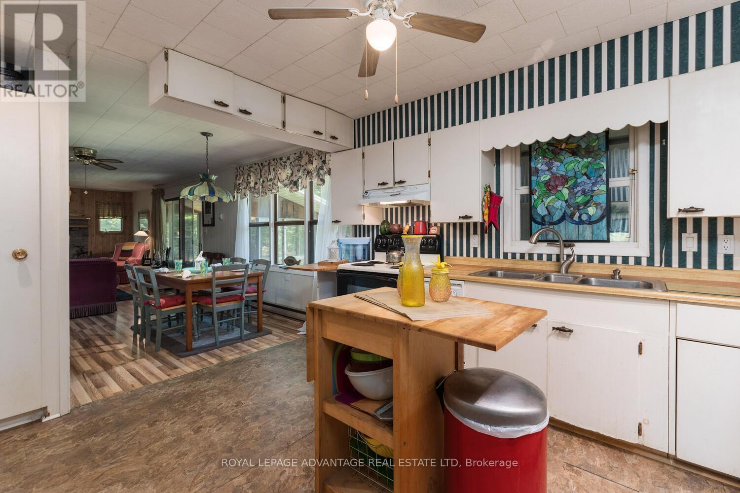 












4418 OLD KINGSTON ROAD

,
Rideau Lakes,




Ontario
K0G1V0


