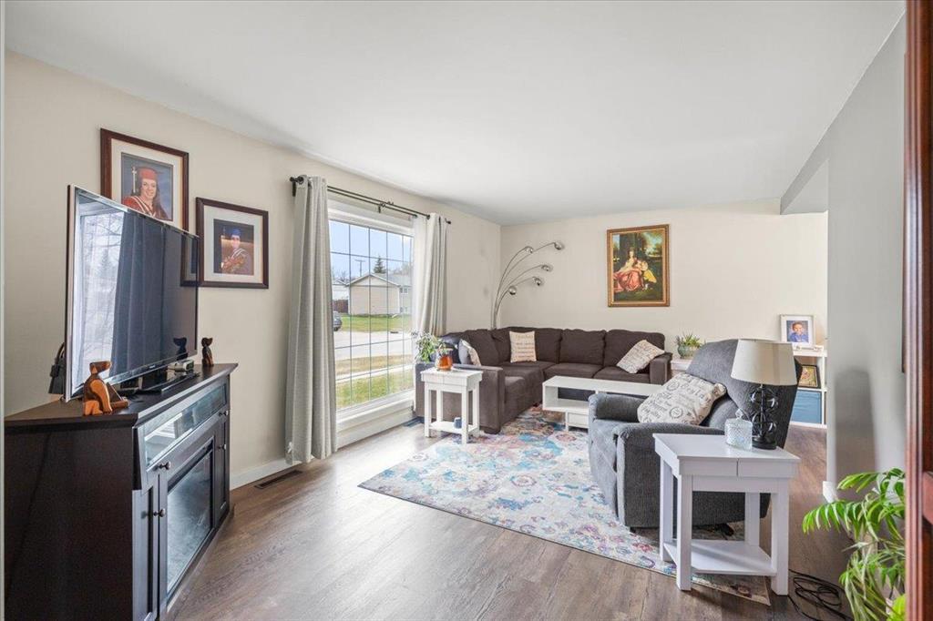 












37 Heritage Boulevard

,
Winnipeg,




Manitoba
R2Y0L9

