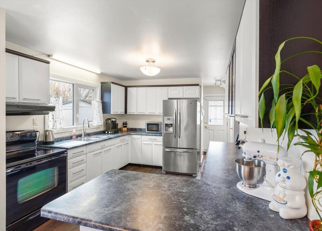 












37 Heritage Boulevard

,
Winnipeg,




Manitoba
R2Y0L9


