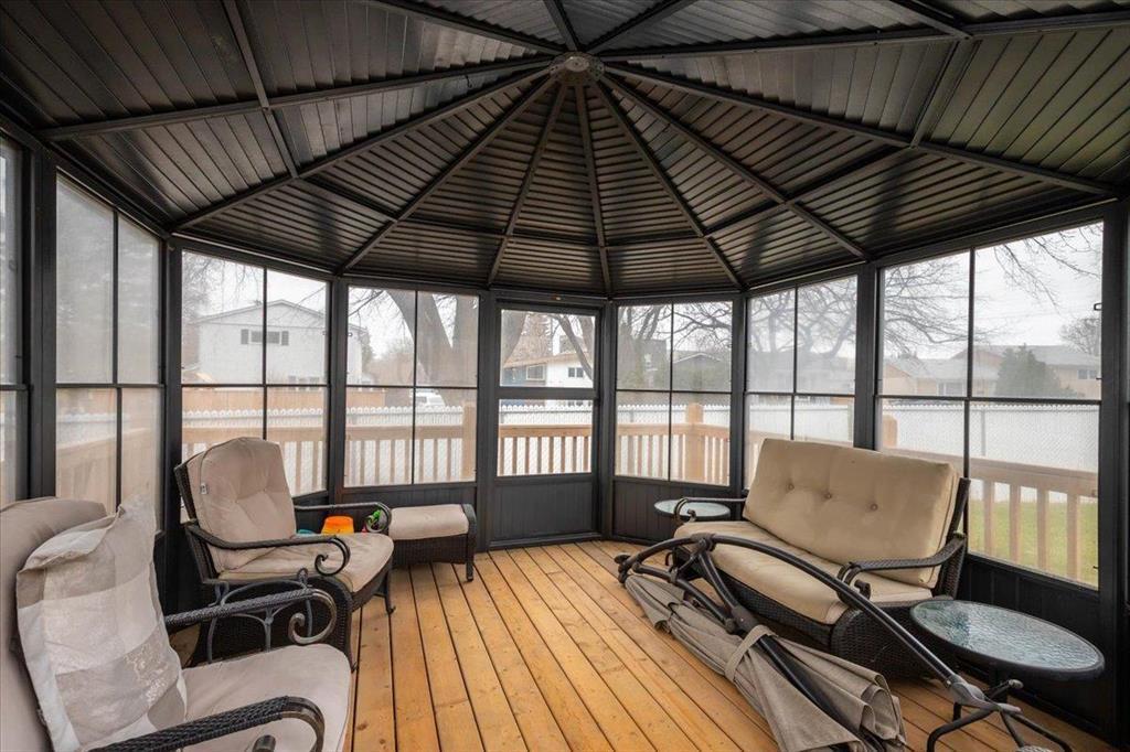 












37 Heritage Boulevard

,
Winnipeg,




Manitoba
R2Y0L9

