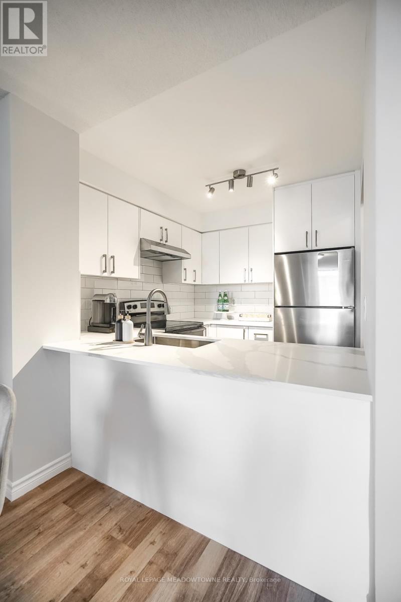












401 - 18 PEMBERTON AVENUE S

,
Toronto,




Ontario
M2M4K9


