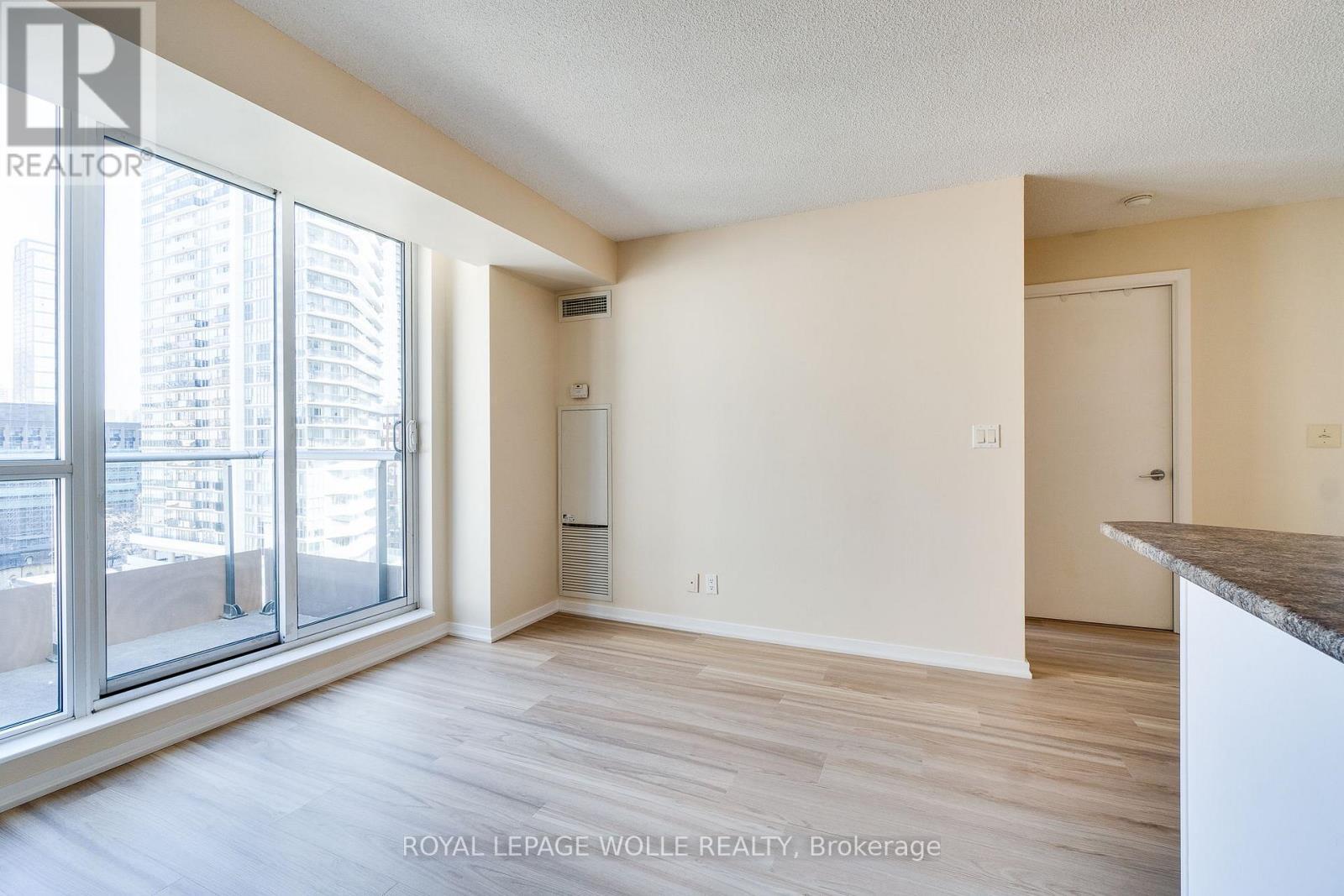 












1301 - 76 SHUTER STREET

,
Toronto,




Ontario
M5B1B4

