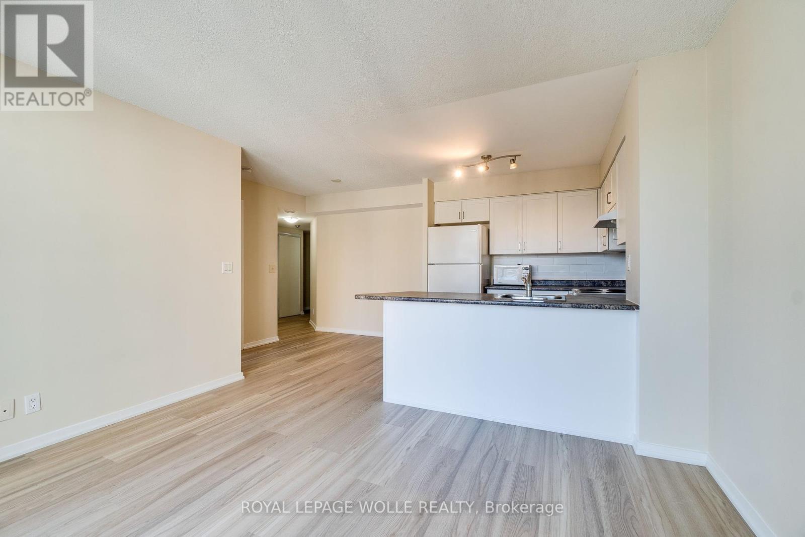 












1301 - 76 SHUTER STREET

,
Toronto,




Ontario
M5B1B4

