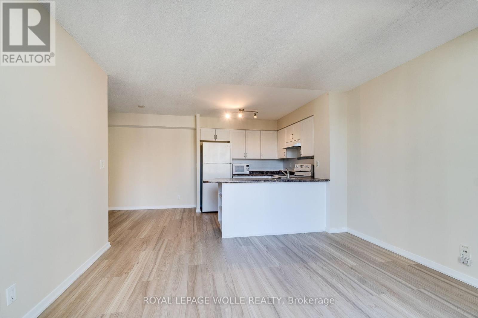












1301 - 76 SHUTER STREET

,
Toronto,




Ontario
M5B1B4

