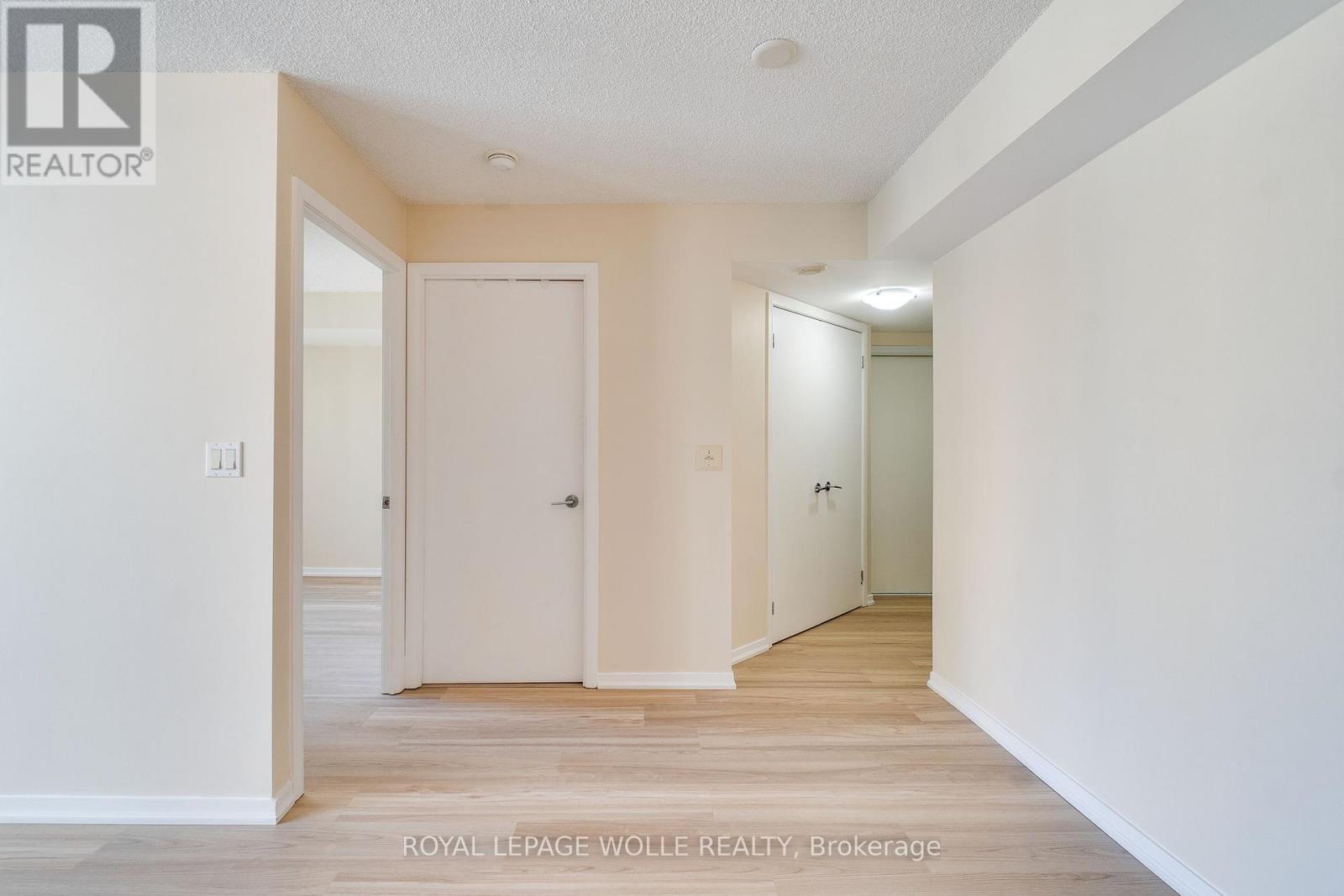 












1301 - 76 SHUTER STREET

,
Toronto,




Ontario
M5B1B4

