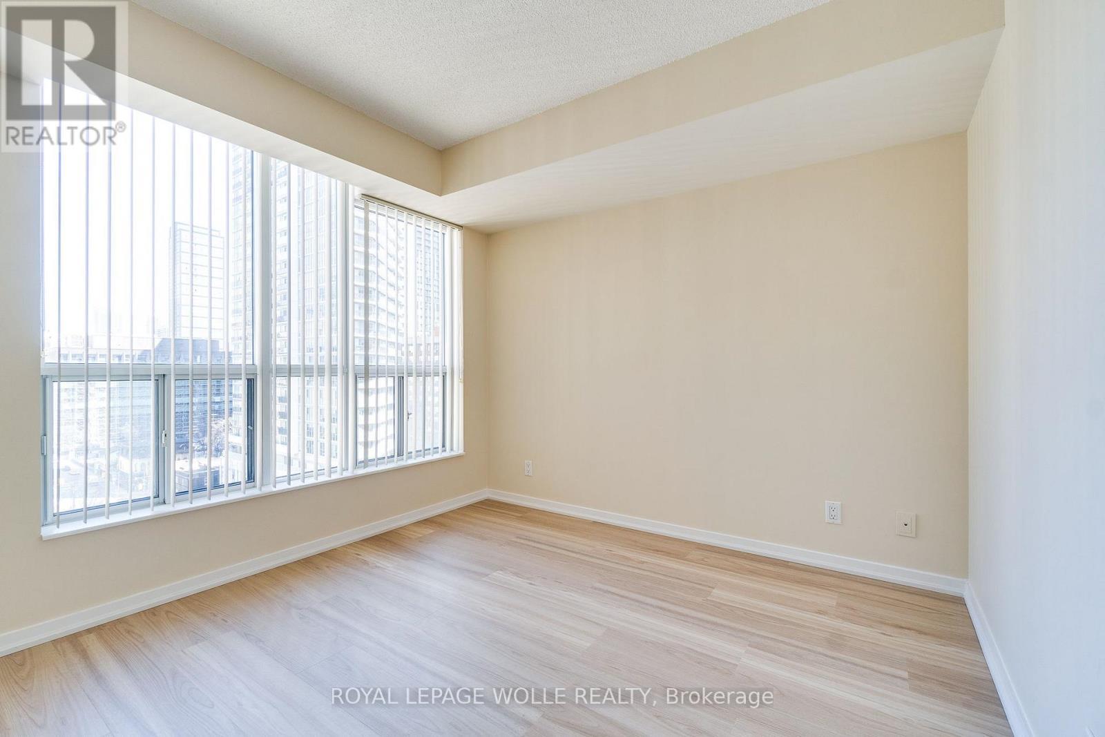 












1301 - 76 SHUTER STREET

,
Toronto,




Ontario
M5B1B4

