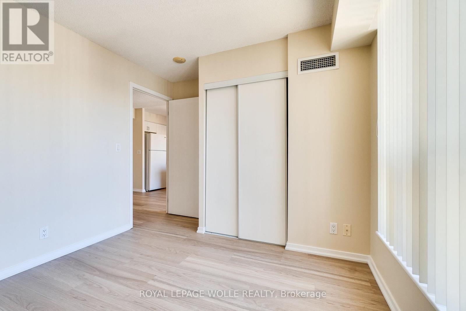 












1301 - 76 SHUTER STREET

,
Toronto,




Ontario
M5B1B4

