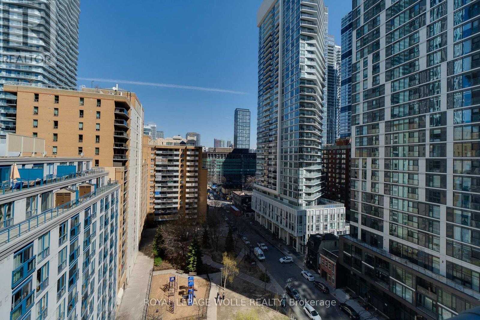 












1301 - 76 SHUTER STREET

,
Toronto,




Ontario
M5B1B4

