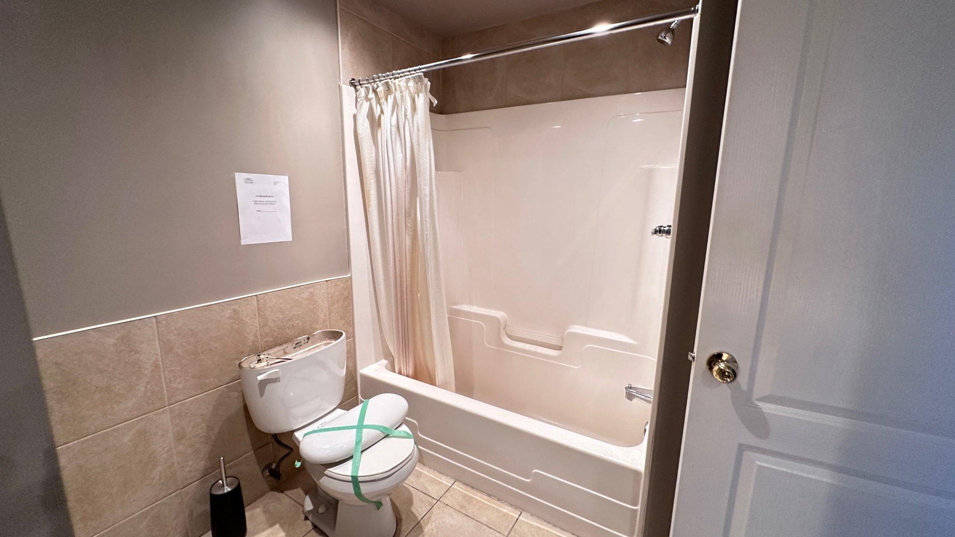 









7705


Rue du Mans

, 1410,
Montréal (Saint-Léonard),




QC
H1S2A2

