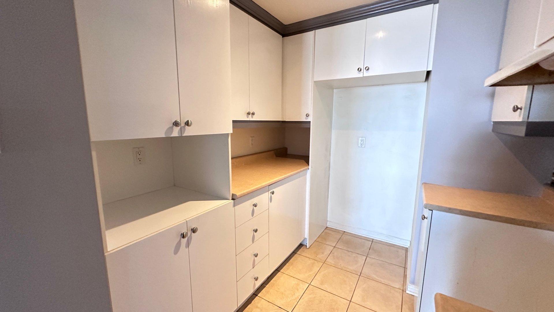 









7705


Rue du Mans

, 1410,
Montréal (Saint-Léonard),




QC
H1S2A2

