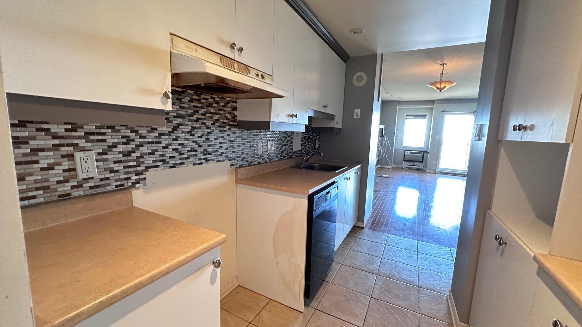 









7705


Rue du Mans

, 1410,
Montréal (Saint-Léonard),




QC
H1S2A2

