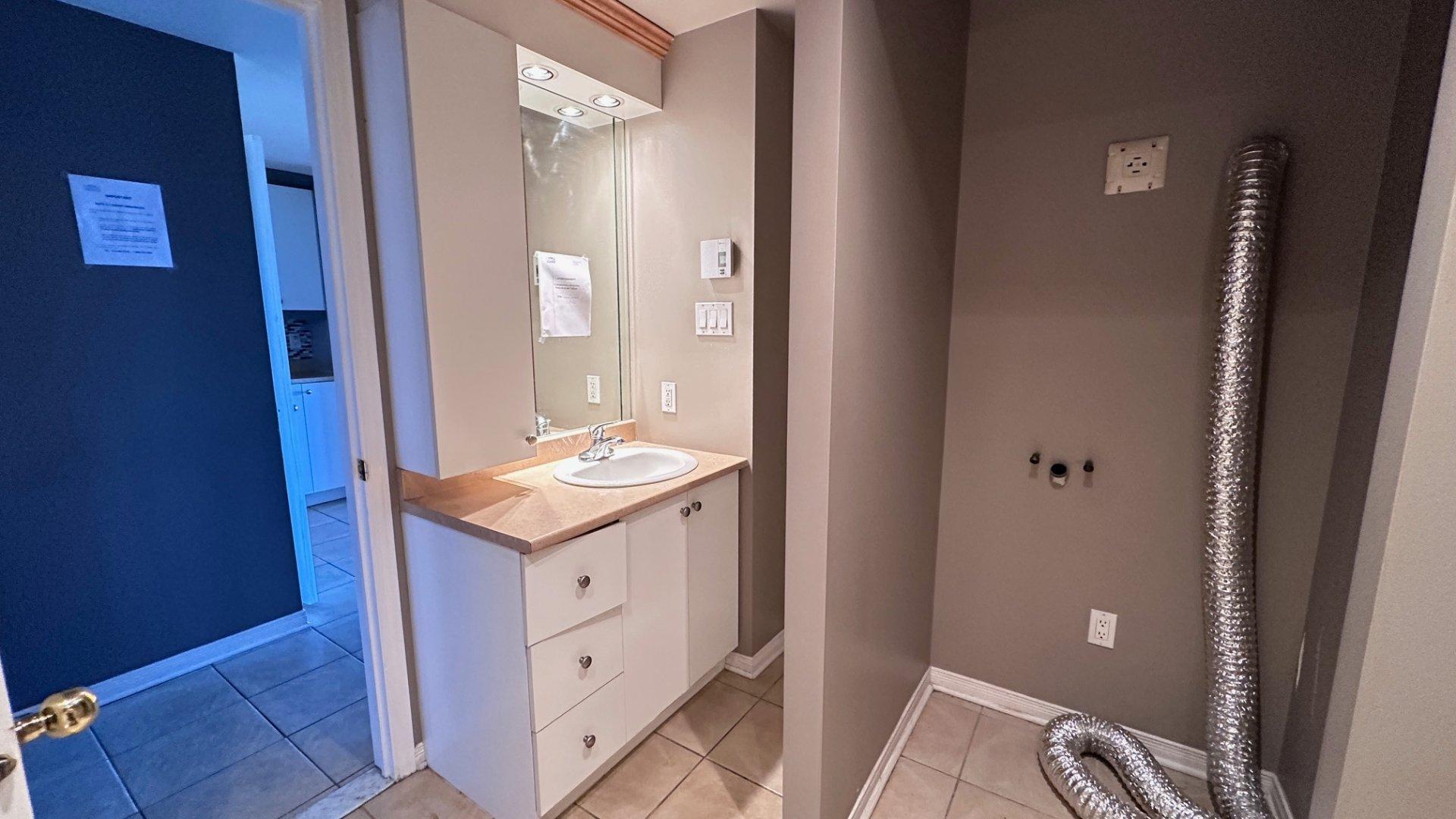 









7705


Rue du Mans

, 1410,
Montréal (Saint-Léonard),




QC
H1S2A2

