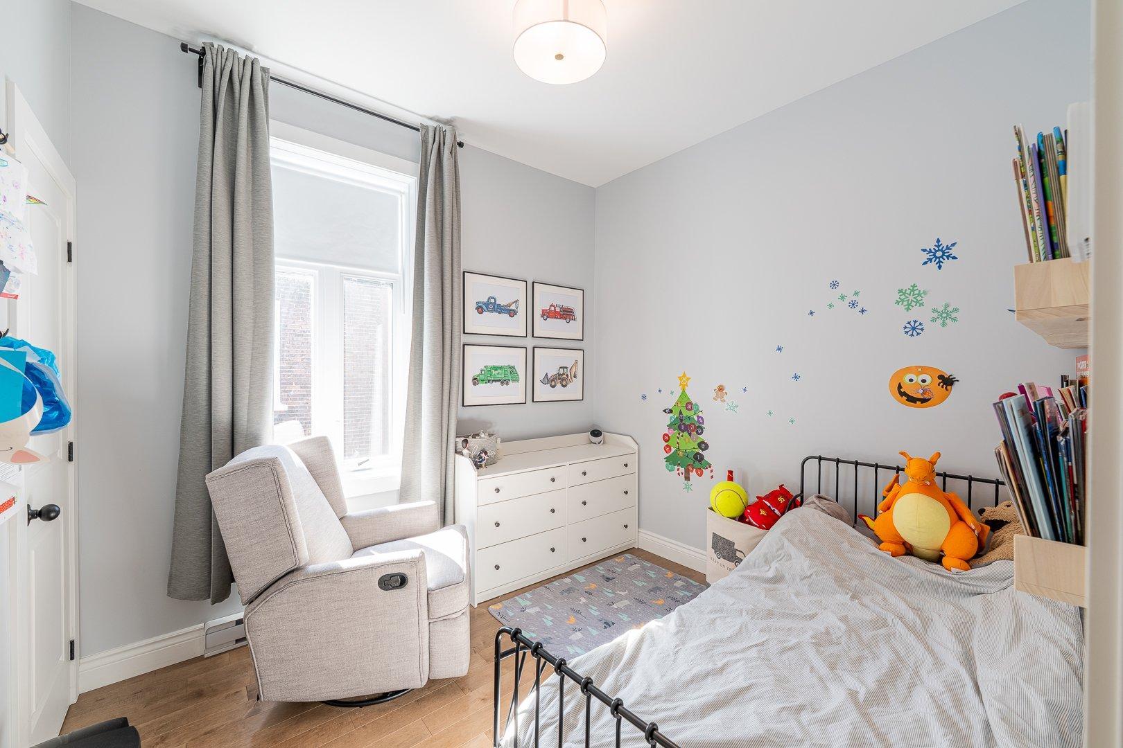 









2142


Av. De Lorimier

,
Montréal (Ville-Marie),




QC
H2K3X1

