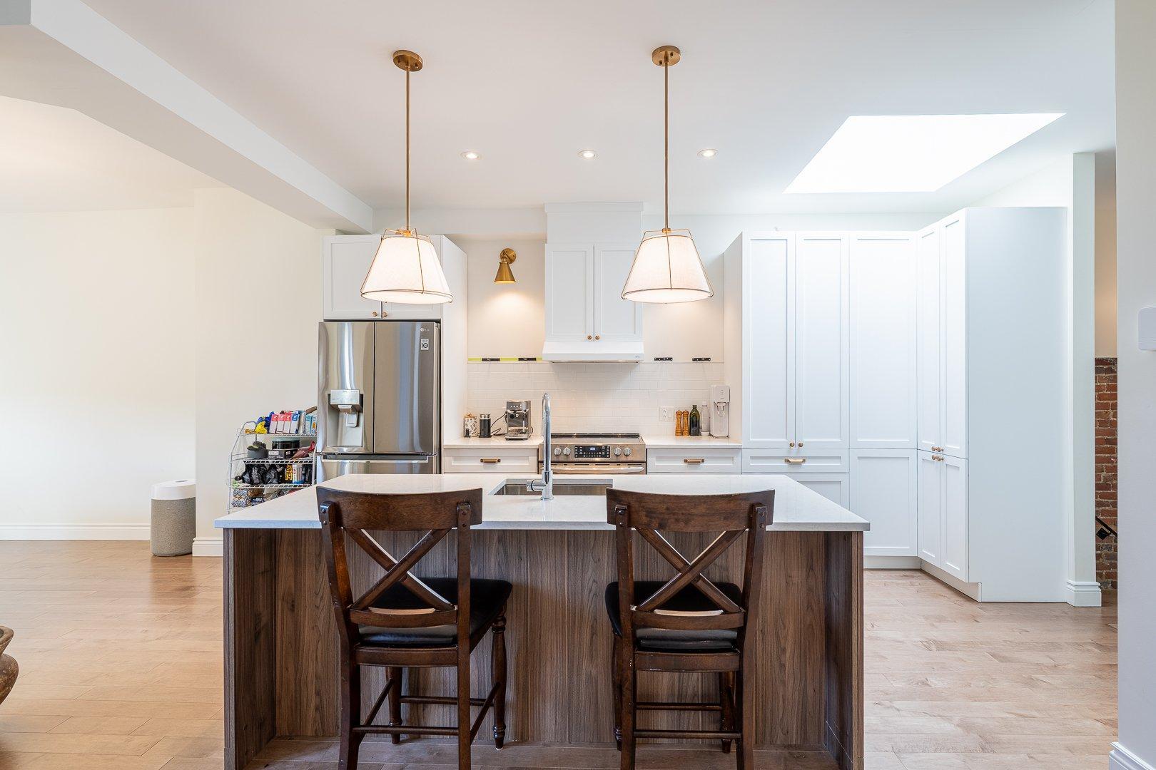 









2142


Av. De Lorimier

,
Montréal (Ville-Marie),




QC
H2K3X1

