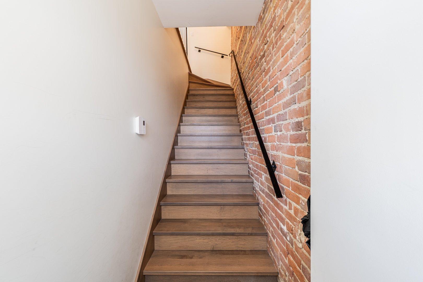 









2142


Av. De Lorimier

,
Montréal (Ville-Marie),




QC
H2K3X1

