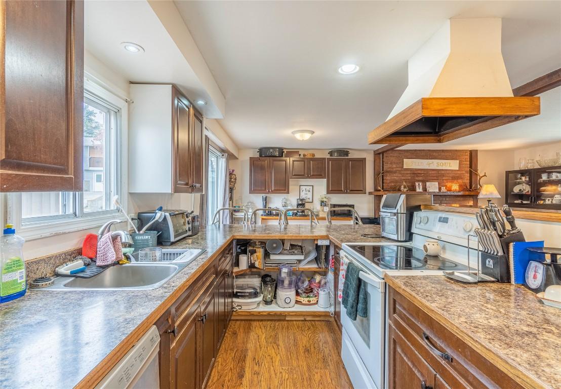 









1341


MESA VISTA

Drive,
Ashcroft,




BC
V0K 1A0

