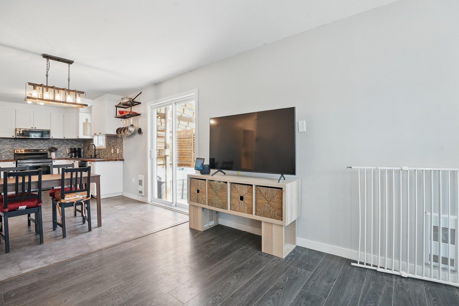









140


Ch. Lamoureux

,
Cantley,




QC
J8V3M6


