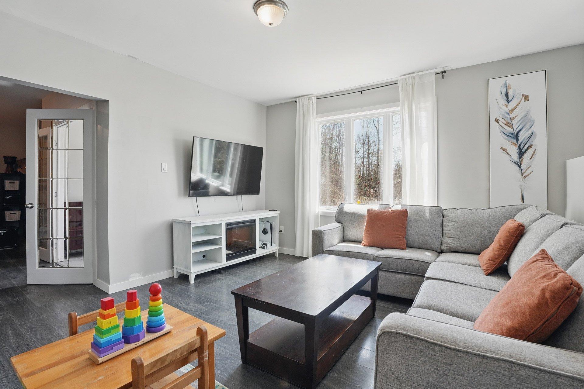 









140


Ch. Lamoureux

,
Cantley,




QC
J8V3M6

