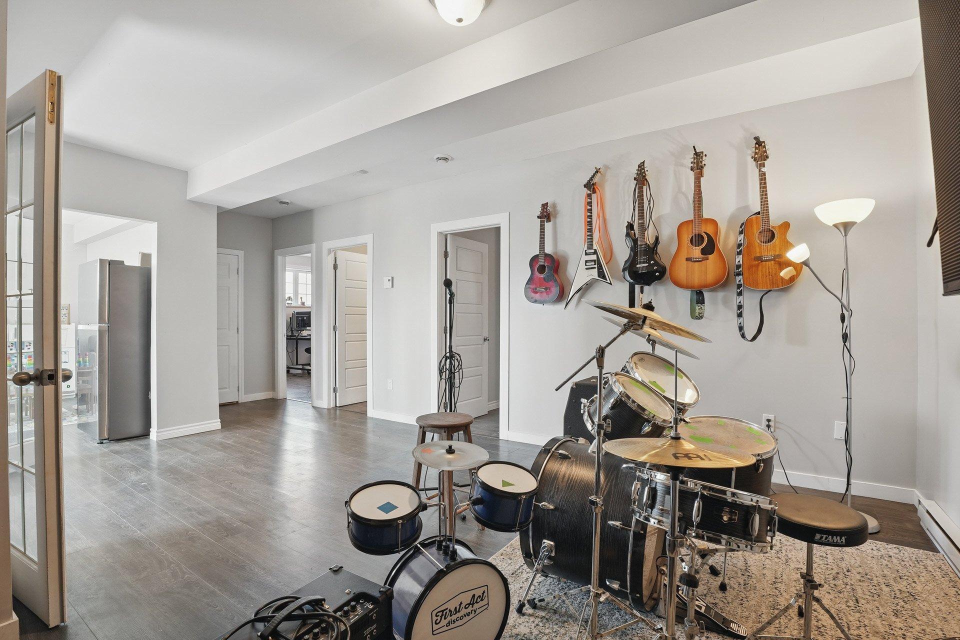 









140


Ch. Lamoureux

,
Cantley,




QC
J8V3M6

