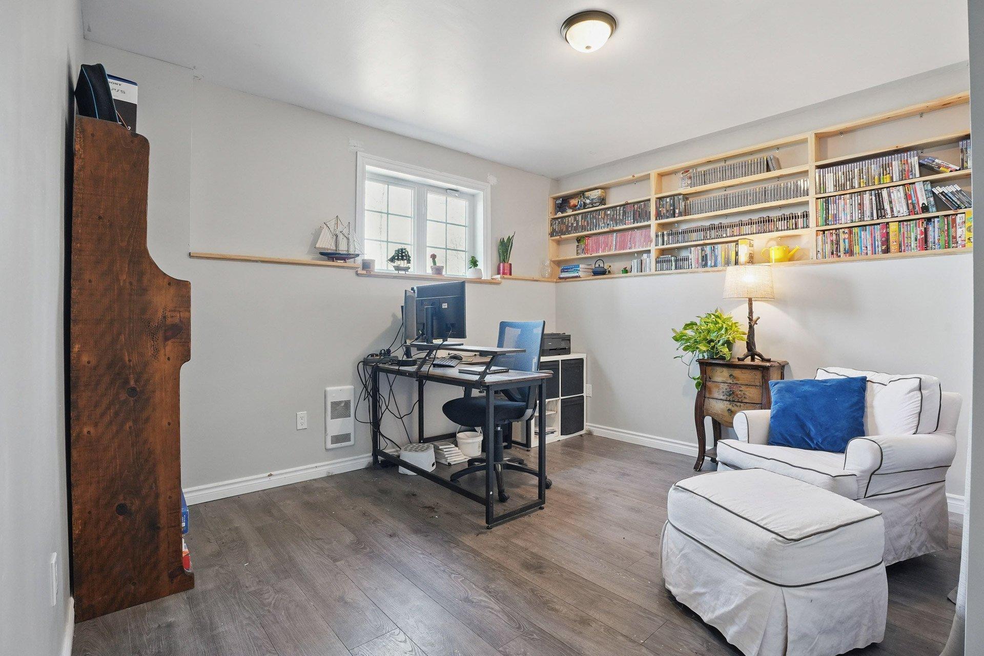 









140


Ch. Lamoureux

,
Cantley,




QC
J8V3M6

