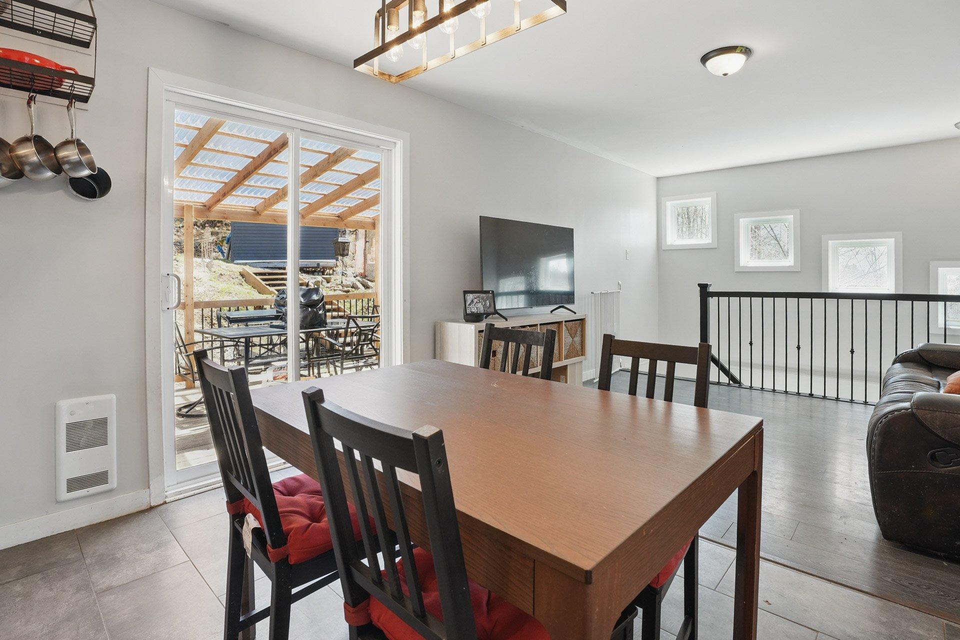 









140


Ch. Lamoureux

,
Cantley,




QC
J8V3M6

