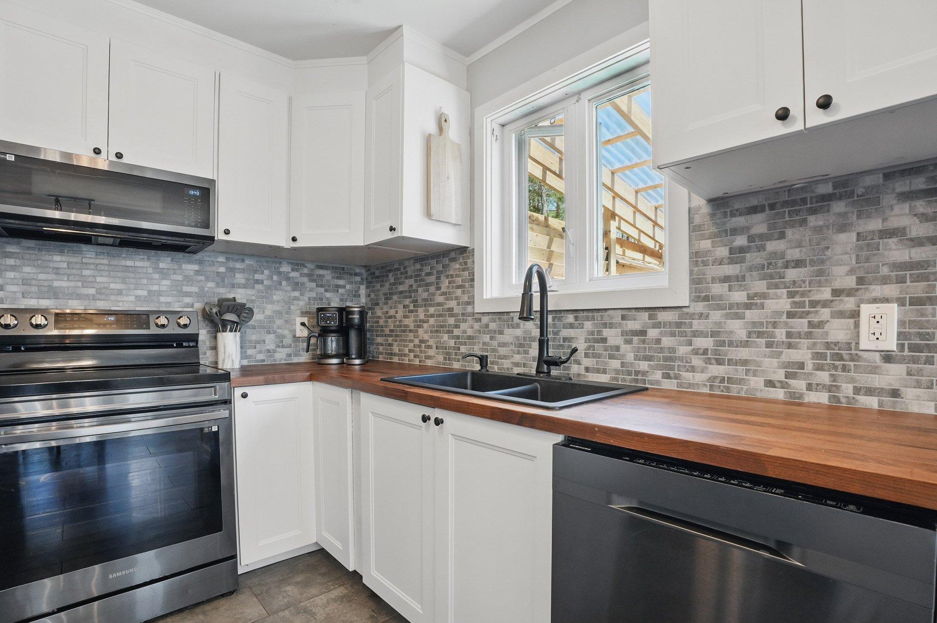 









140


Ch. Lamoureux

,
Cantley,




QC
J8V3M6

