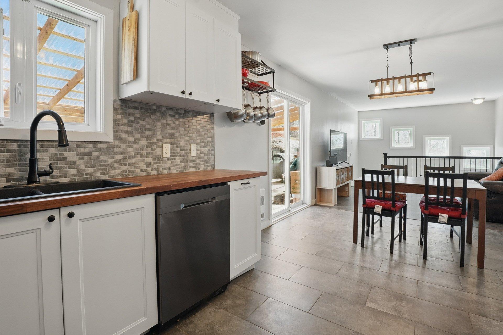 









140


Ch. Lamoureux

,
Cantley,




QC
J8V3M6

