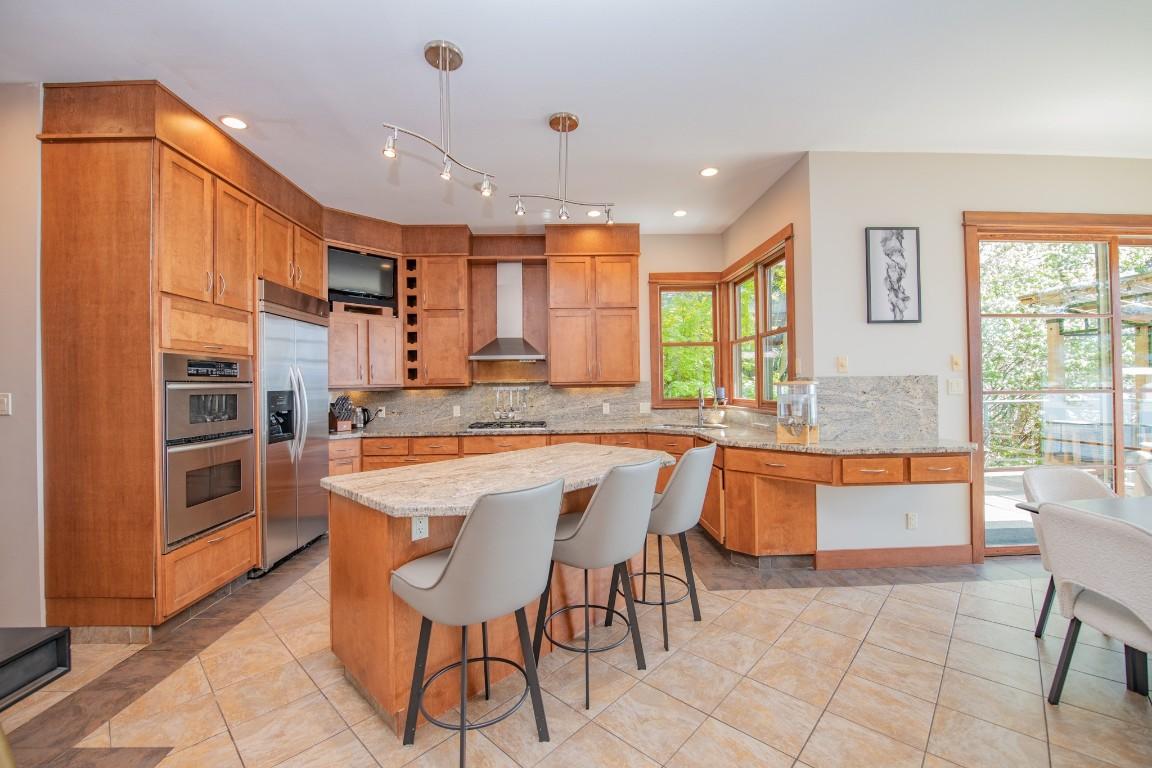 









100


Kestrel

Place, 12,
Vernon,




BC
V1H 1T6


