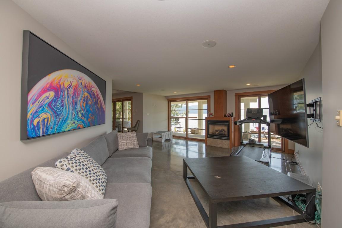 









100


Kestrel

Place, 12,
Vernon,




BC
V1H 1T6

