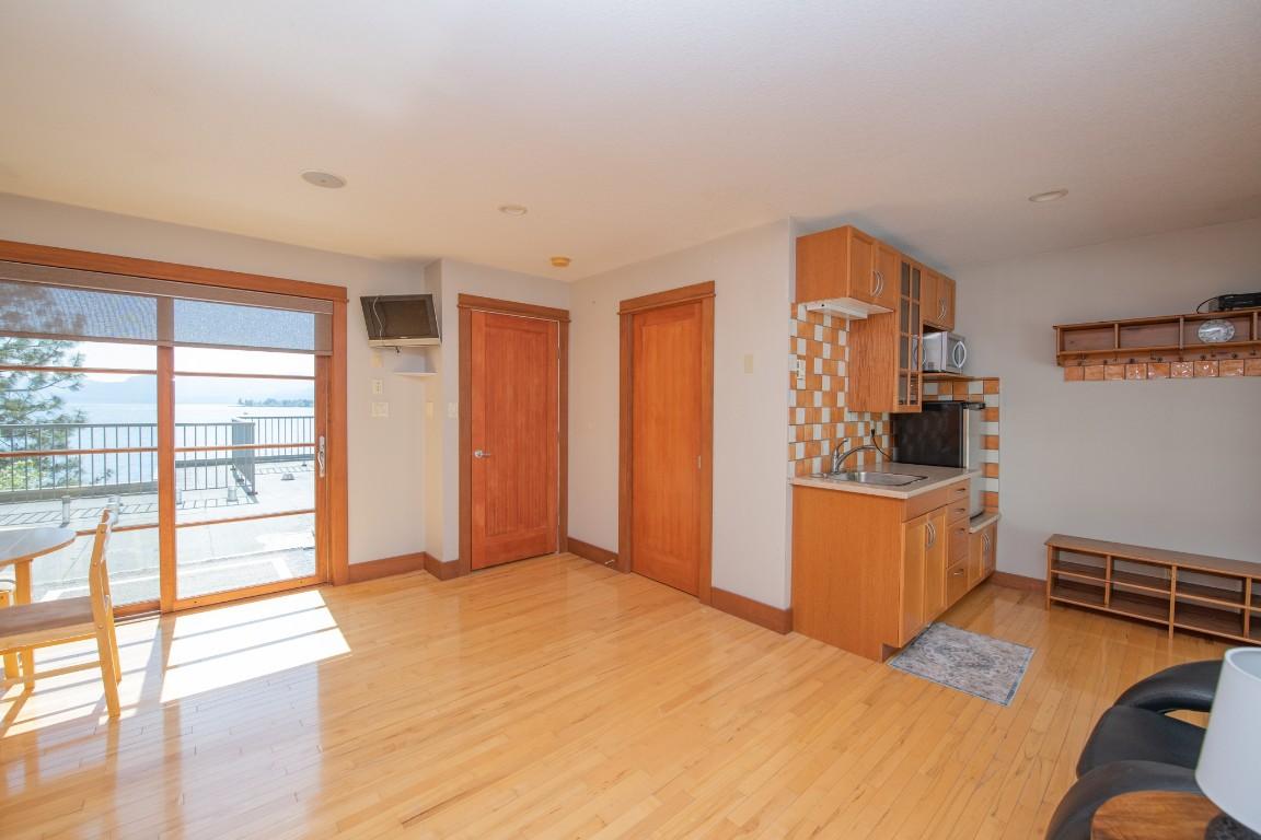 









100


Kestrel

Place, 12,
Vernon,




BC
V1H 1T6

