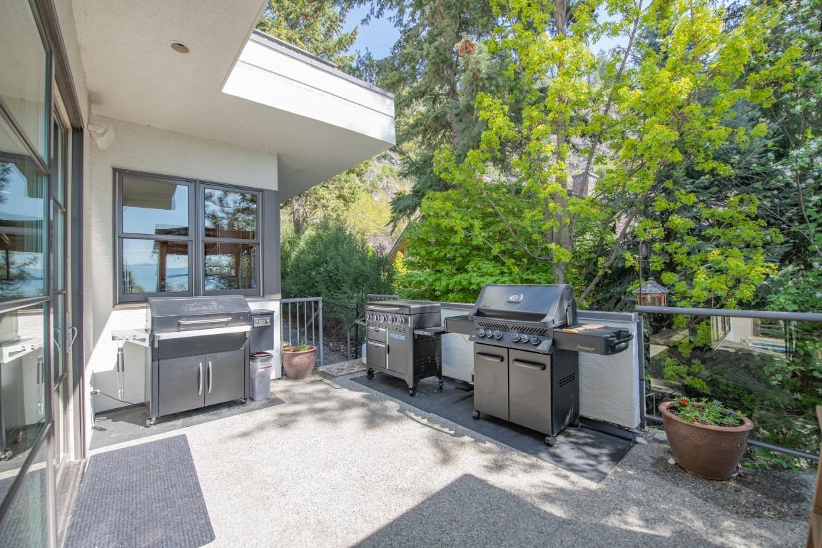 









100


Kestrel

Place, 12,
Vernon,




BC
V1H 1T6

