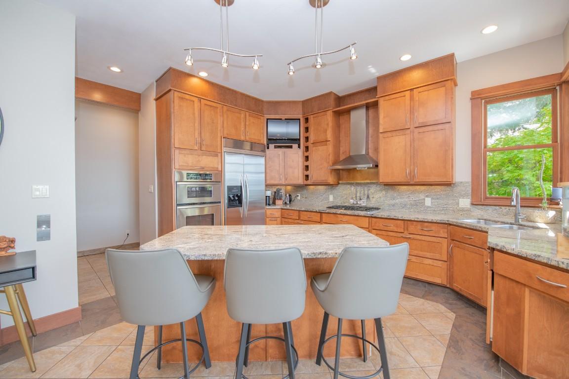 









100


Kestrel

Place, 12,
Vernon,




BC
V1H 1T6

