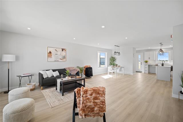 









30


Van Riesen

DR,
Niverville,




MB
R0A 0A1

