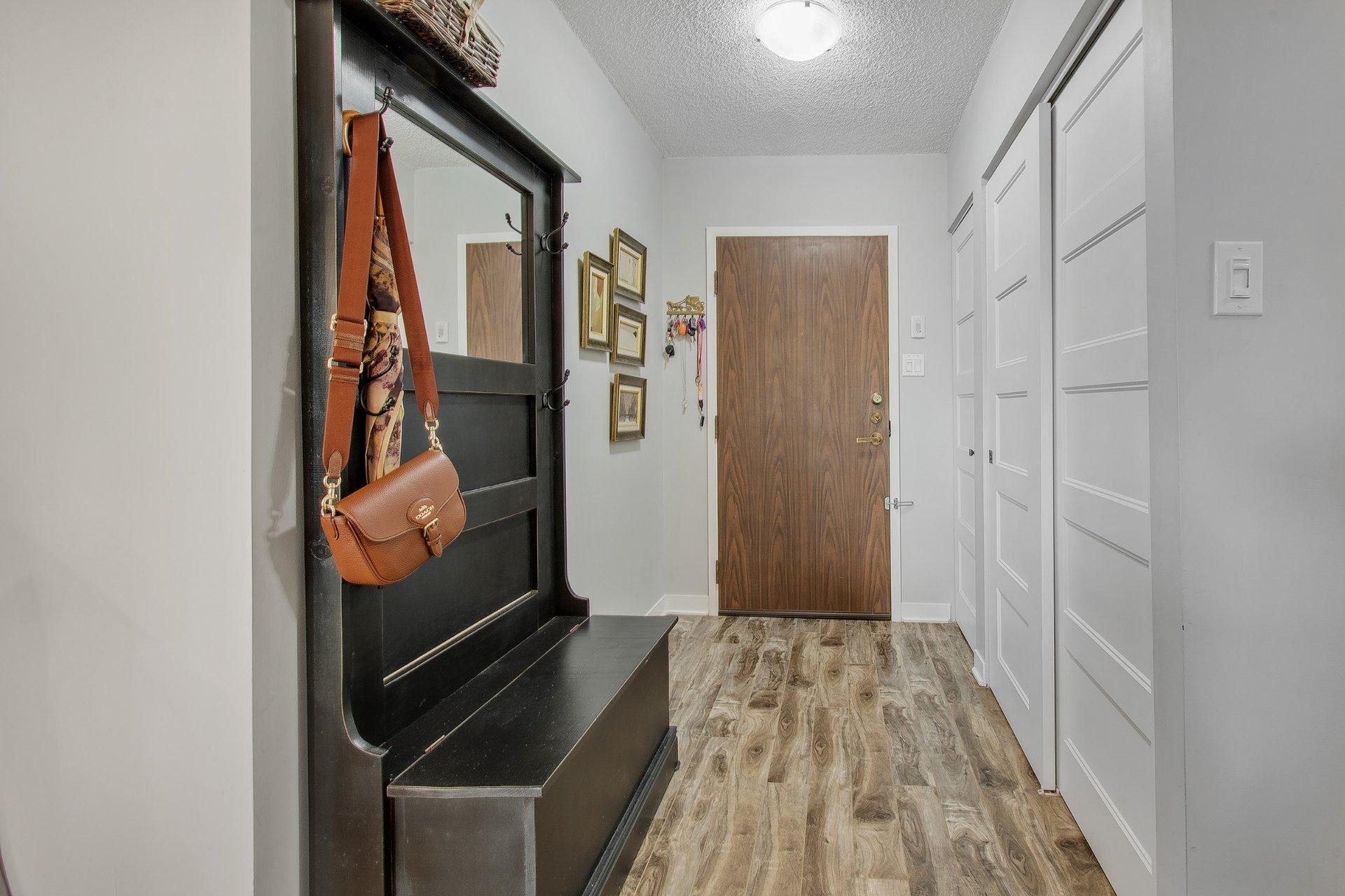 









2505


Av. du Havre-des-Îles

, 404,
Laval (Chomedey),




QC
H7W4X9


