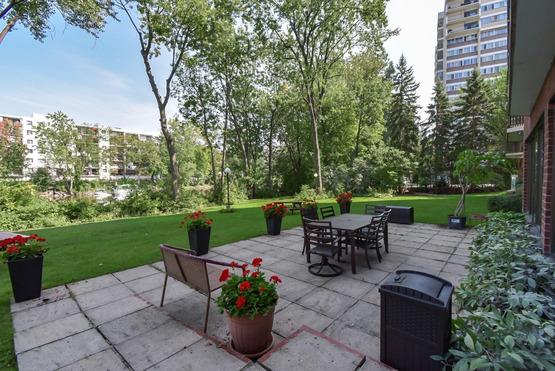 









2505


Av. du Havre-des-Îles

, 404,
Laval (Chomedey),




QC
H7W4X9

