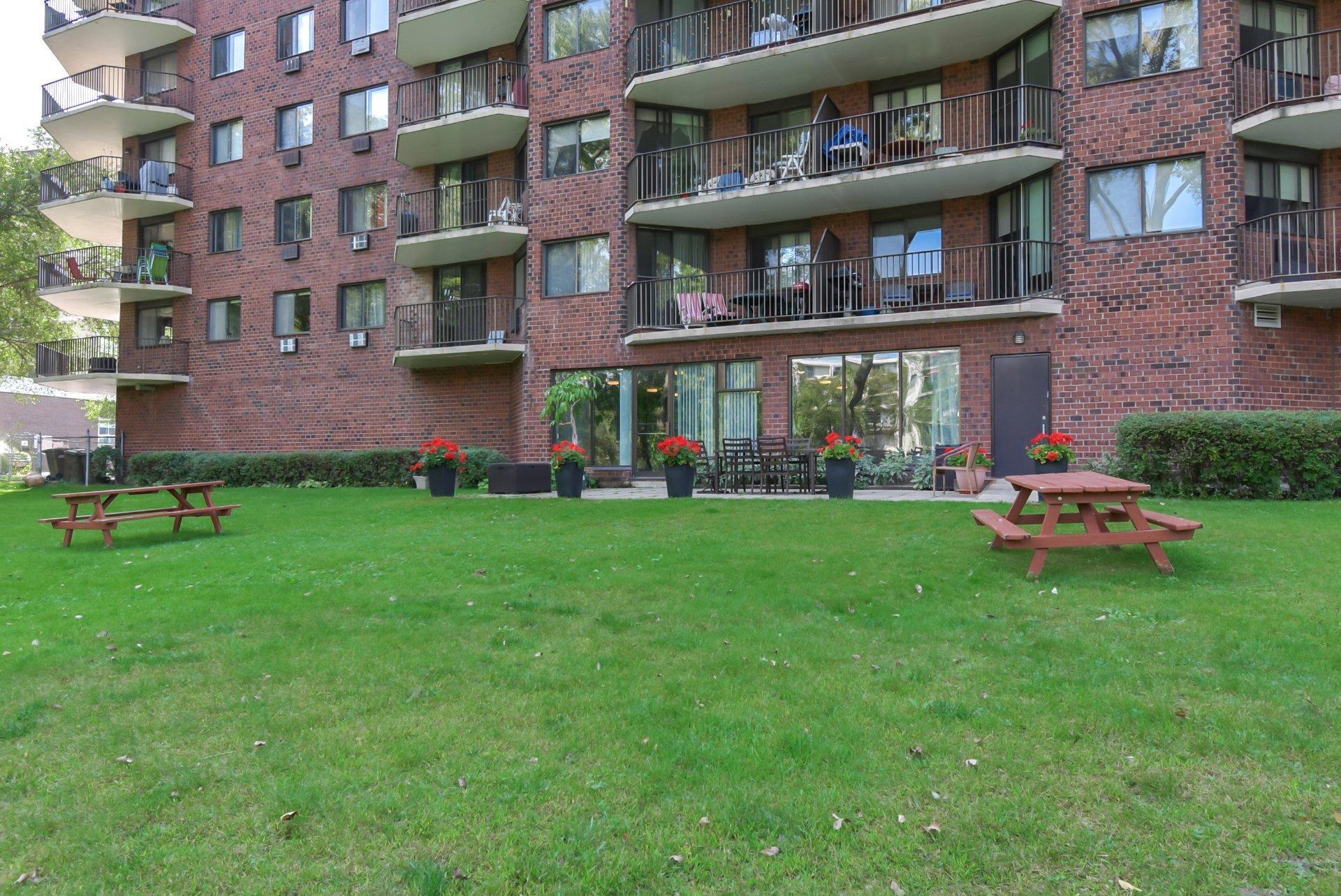 









2505


Av. du Havre-des-Îles

, 404,
Laval (Chomedey),




QC
H7W4X9

