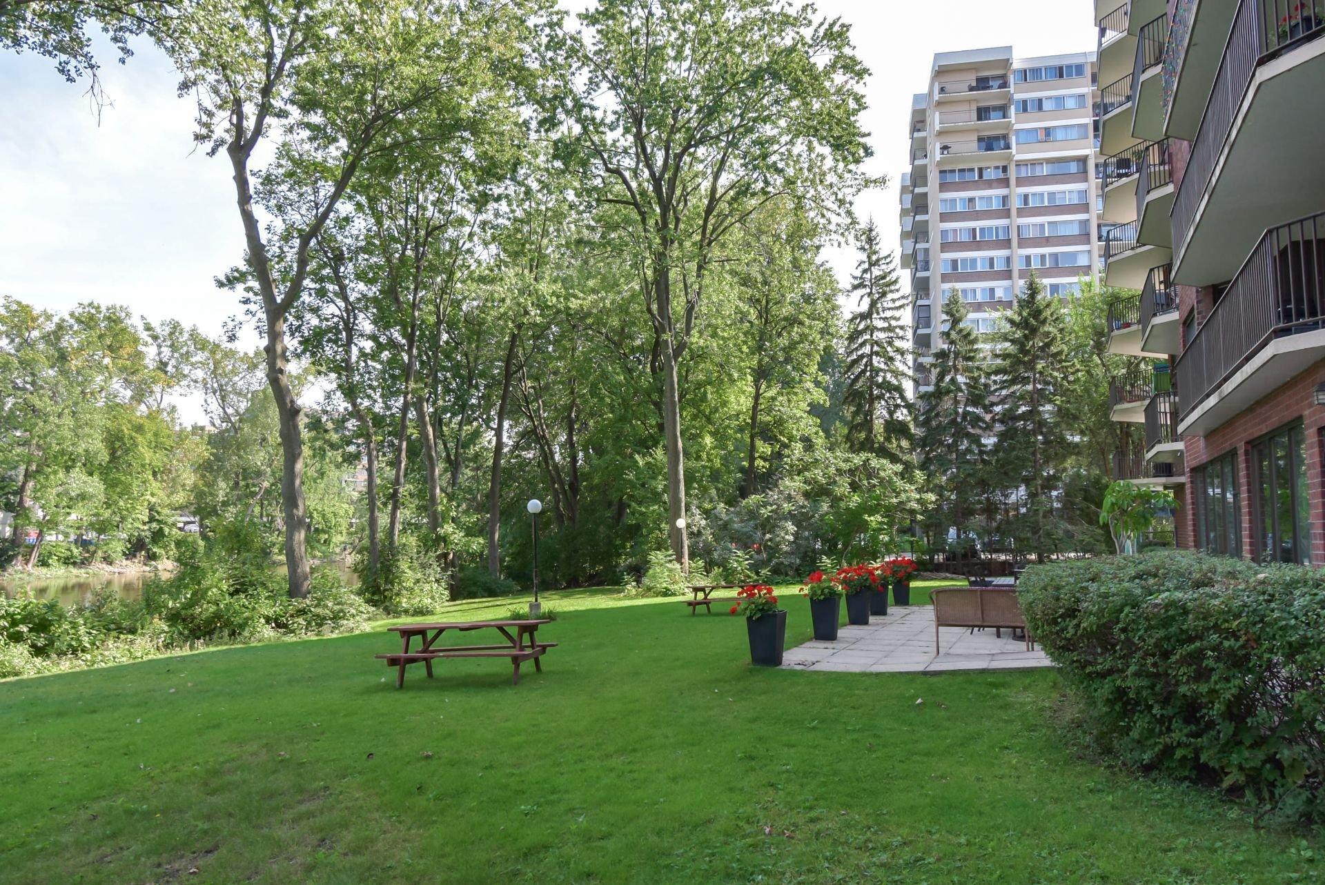 









2505


Av. du Havre-des-Îles

, 404,
Laval (Chomedey),




QC
H7W4X9

